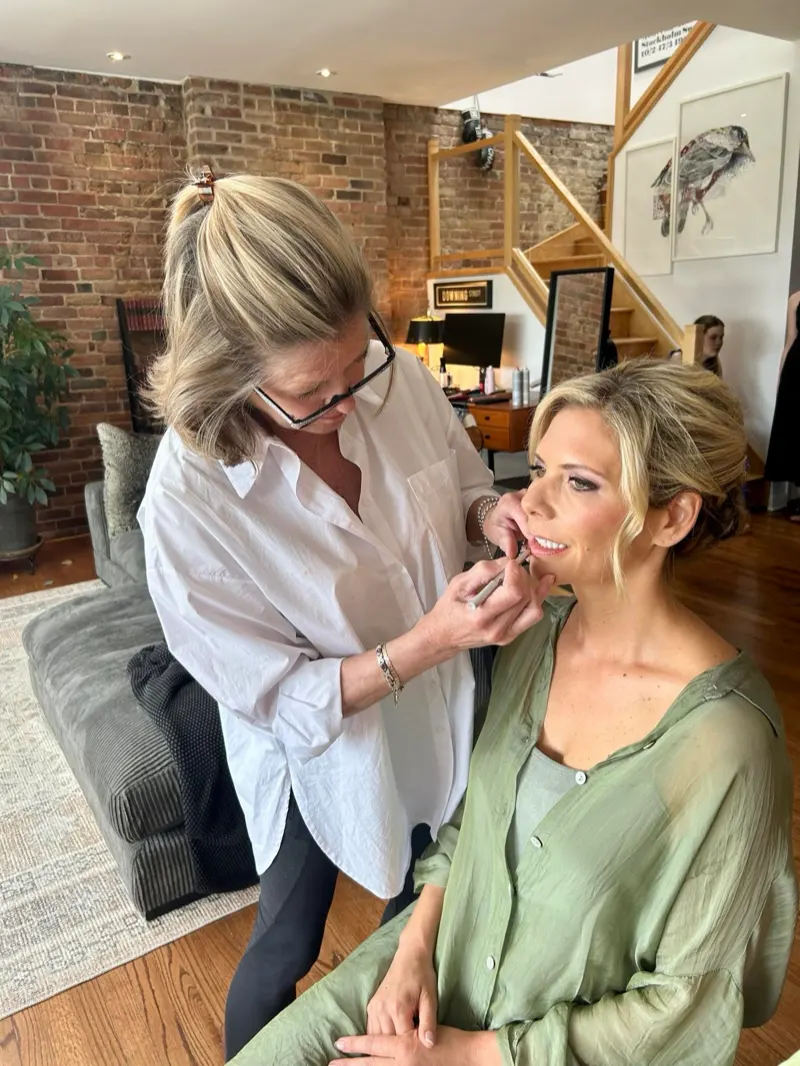 Charlotte, maquilleuse professionnelle au Studio Délia